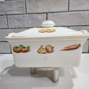 Vintage Sico-Toulane Exclusive Covered
Casserole, "Garden Vegetables" Japan